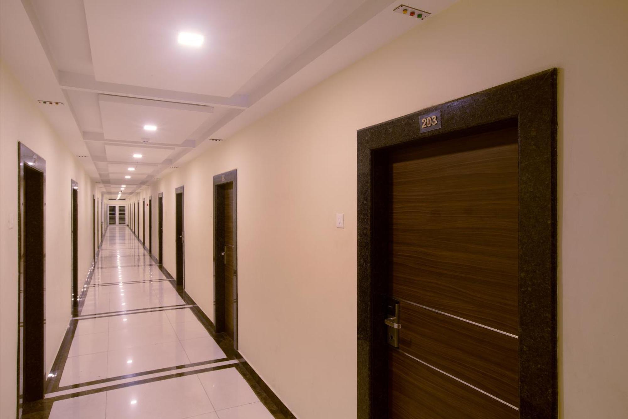 Manjhi Residency Hotel Tiruchirappalli Екстериор снимка