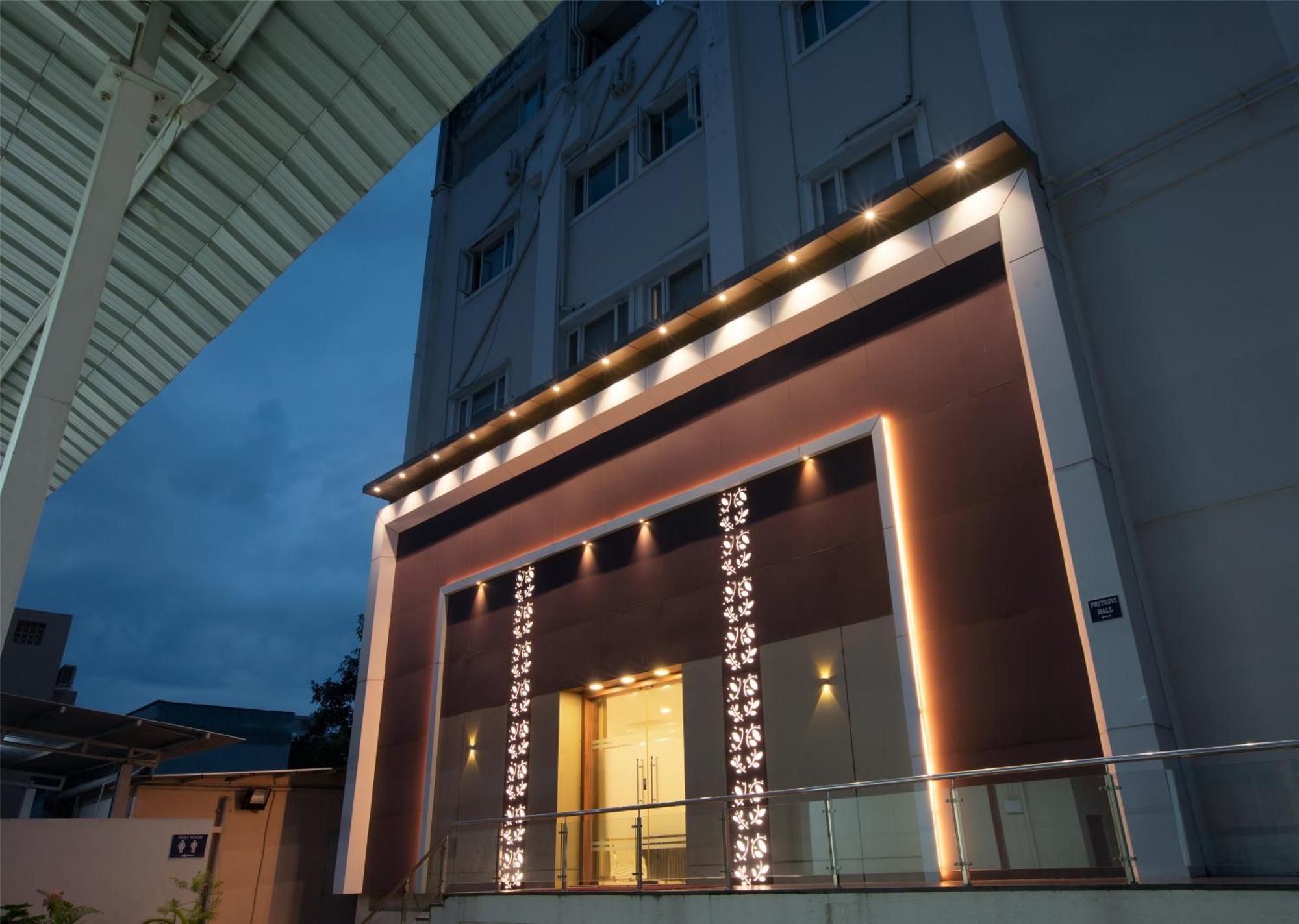 Manjhi Residency Hotel Tiruchirappalli Екстериор снимка