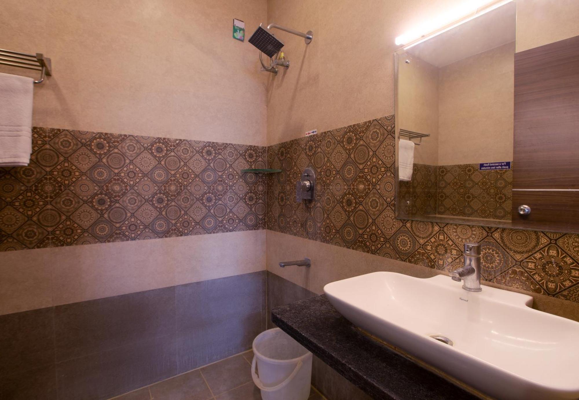 Manjhi Residency Hotel Tiruchirappalli Екстериор снимка